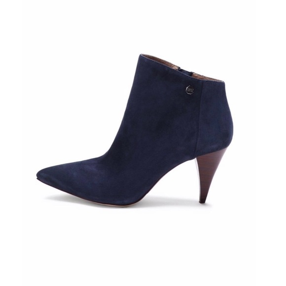 Vince Camuto Shoes - Louise Et Cie By Vince Camuto Warley Booties Sz 10